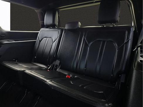 Used 2020 Ford Expedition Limited AWD/4WD image 9