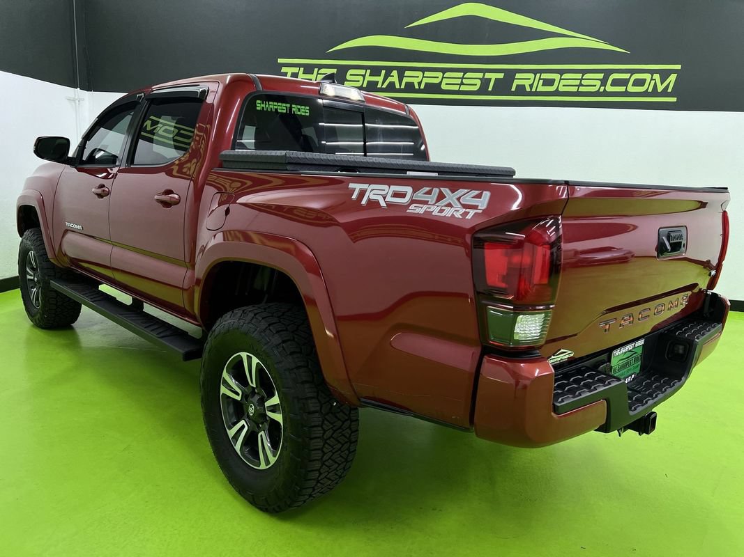 Used 2018 Toyota Tacoma TRD Sport AWD/4WD image 7
