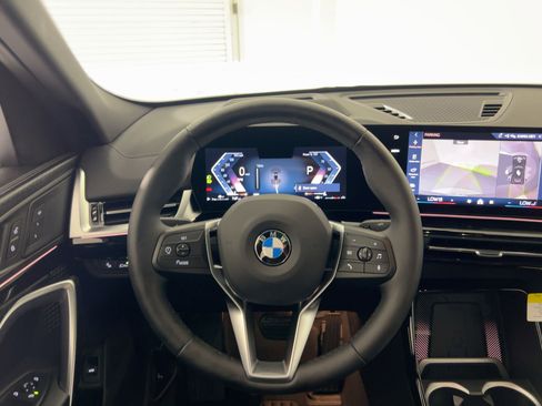 Used 2026 BMW X2 xDrive28i w/ Technology Package image 25