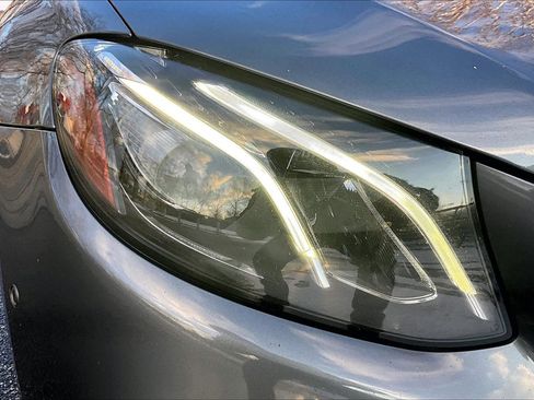 Used 2018 Mercedes-Benz E 300 4MATIC w/ Premium 1 Package image 32