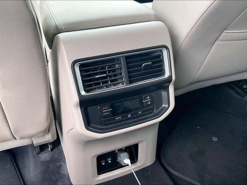 Used 2026 Volkswagen Atlas SE AWD/4WD image 10