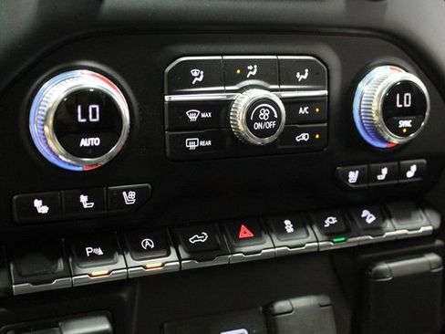 Certified 2022 GMC Sierra 1500 AT4 w/ AT4 Premium Package AWD/4WD image 27