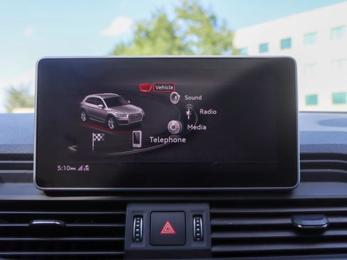 Used 2018 Audi Q5 Prestige w/ Prestige Package AWD/4WD image 40