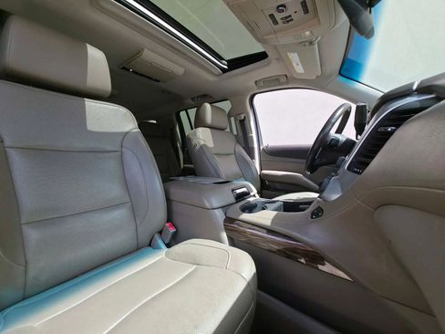 Used 2018 GMC Yukon XL SLT w/ Premium Edition AWD/4WD image 18