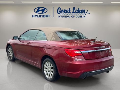 Used 2011 Chrysler 200 Touring FWD image 2
