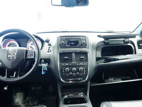 Used 2014 Dodge Grand Caravan SXT image 22