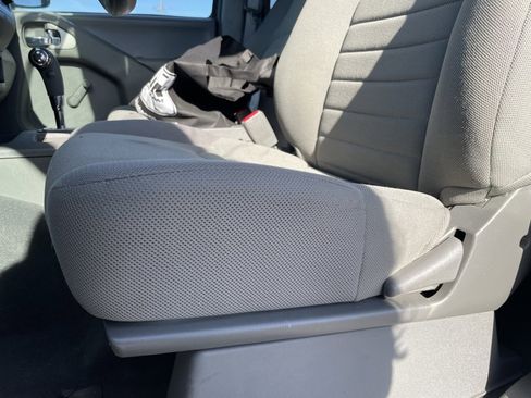 Used 2018 Nissan Frontier S image 11