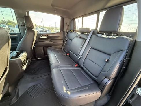 Used 2026 Chevrolet Silverado 1500 LT Trail Boss w/ LT Trail Boss Premium Package AWD/4WD image 11