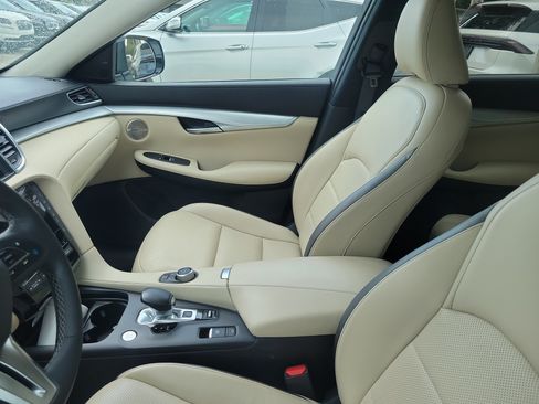 Used 2019 INFINITI QX50 Essential w/ Proactive Package FWD image 13