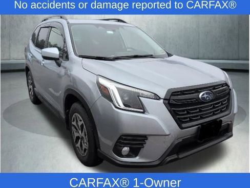 Used 2023 Subaru Forester Premium image 2