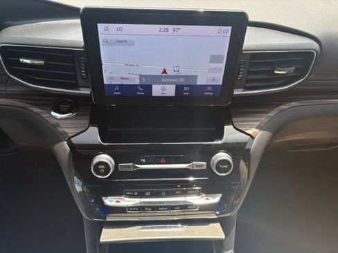 Used 2023 Ford Explorer Limited AWD/4WD image 30