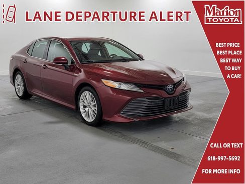 Used 2020 Toyota Camry XLE image 1