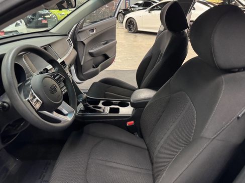 Used 2019 Kia Optima LX image 32