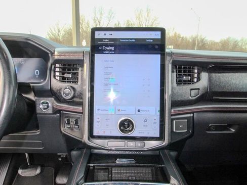 Used 2023 Ford Expedition Max Limited image 31