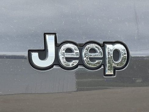 Used 2023 Jeep Grand Cherokee L Limited AWD/4WD image 54