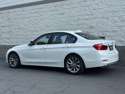 Used 2018 BMW 320i xDrive Sedan w/ Convenience Package AWD/4WD image 2