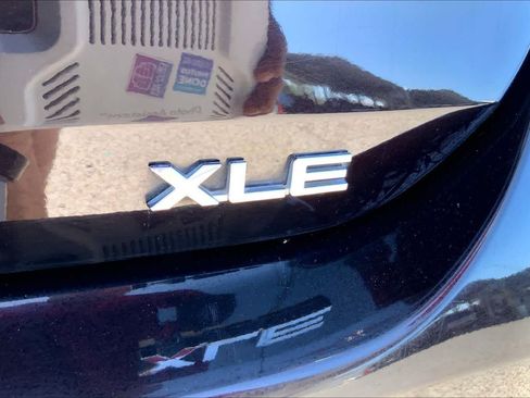 Used 2022 Toyota Highlander XLE image 15