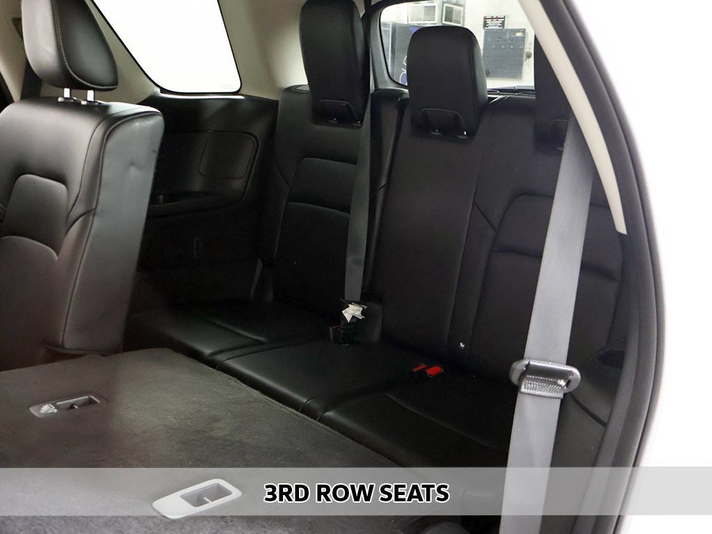 Used 2024 Nissan Pathfinder SL AWD/4WD image 8