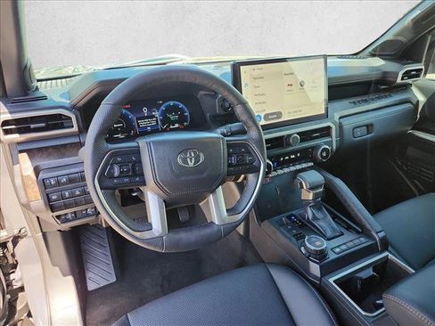 Used 2025 Toyota Tacoma Limited AWD/4WD image 15