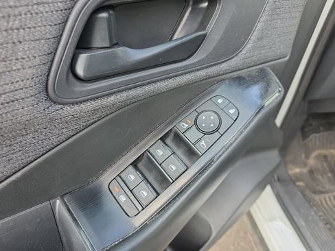 Used 2023 Nissan Rogue S AWD/4WD image 12
