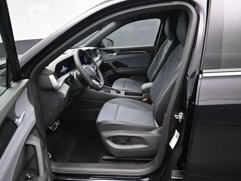 New 2026 Volkswagen Tiguan SE R-Line AWD/4WD image 9