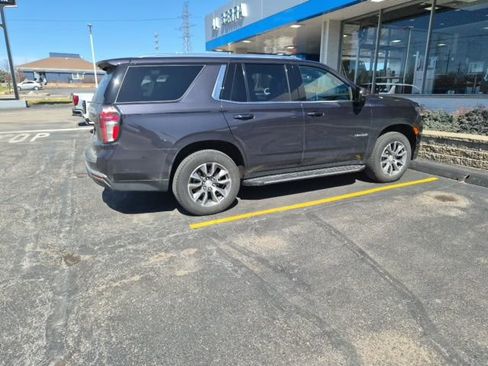 Used 2024 Chevrolet Tahoe LT w/ Luxury Package image 3