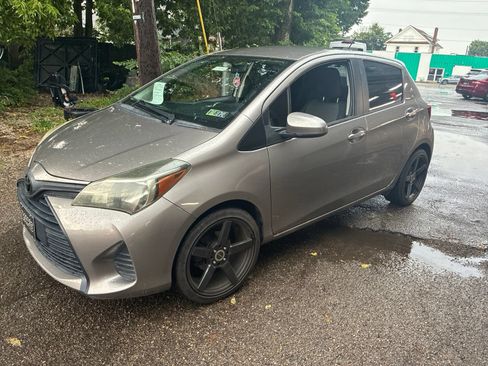 Used 2015 Toyota Yaris L FWD image 1