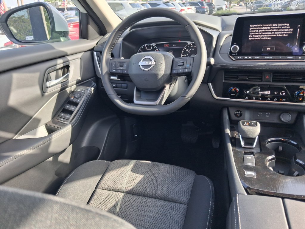 Used 2026 Nissan Rogue SV FWD image 10