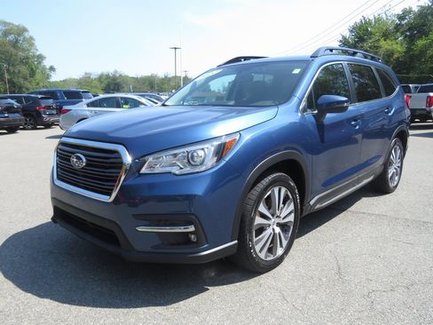 Used 2022 Subaru Ascent Limited image 1