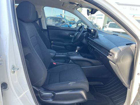 Certified 2025 Honda HR-V LX image 27
