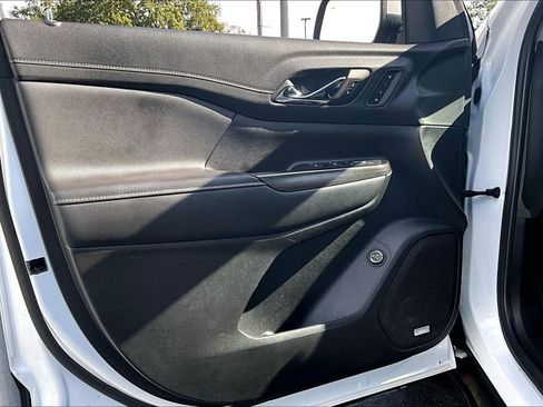 Used 2022 GMC Acadia SLT w/ Technology Package image 19