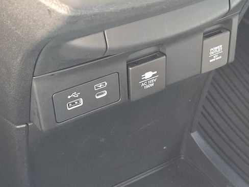 Used 2025 Honda Odyssey Touring image 11