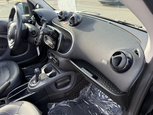 Used 2018 smart fortwo electric drive RWD image 29