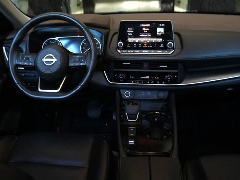 Used 2023 Nissan Rogue SV w/ SV Premium B Package FWD image 17