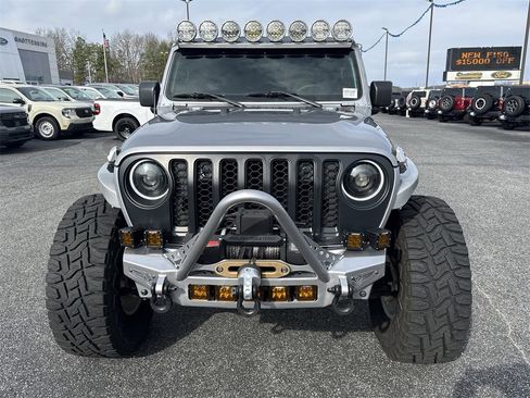 Used 2020 Jeep Gladiator Sport w/ Quick Order Package 24S image 2