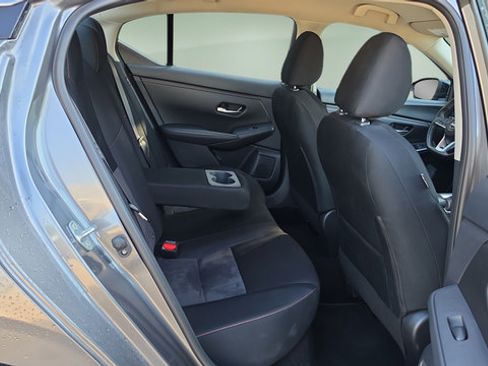 Used 2025 Nissan Sentra SR FWD image 14
