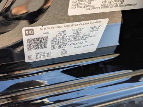 Certified 2025 Chevrolet Silverado 2500 LTZ w/ LTZ Convenience Package image 33