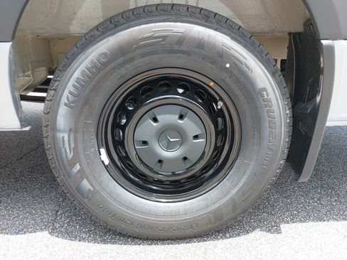 New 2025 Mercedes-Benz Sprinter 2500 image 32