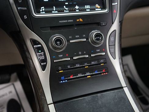 Used 2017 Lincoln MKX Reserve w/ Driver Assistance Package AWD/4WD image 37