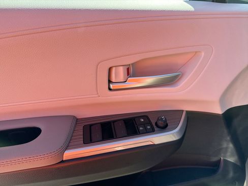 Certified 2026 Toyota Sienna XLE image 15