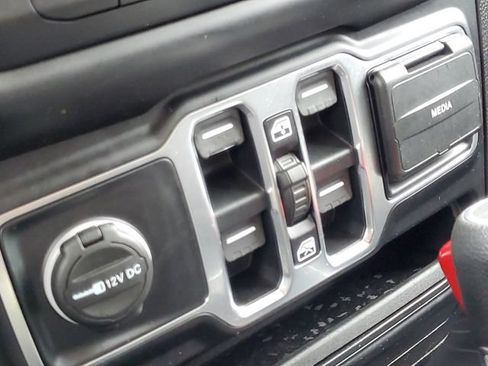 Used 2019 Jeep Wrangler Unlimited Sport S AWD/4WD image 21