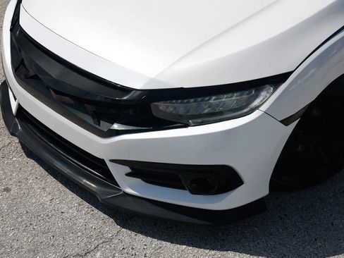 Used 2016 Honda Civic Touring image 16