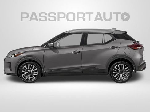 Used 2022 Nissan Kicks SV FWD image 4