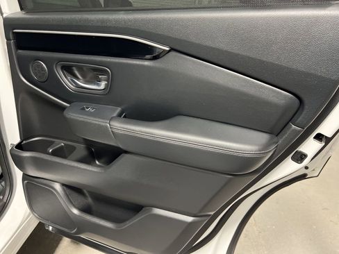 Used 2023 Honda Pilot EX-L image 11