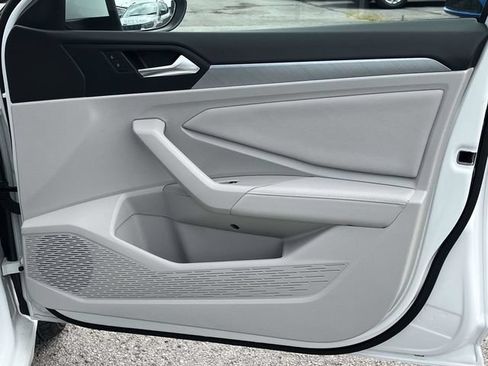 Used 2024 Volkswagen Jetta SE w/ Panoramic Sunroof Package FWD image 25