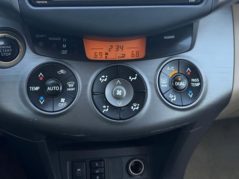 Used 2011 Toyota RAV4 Limited image 31