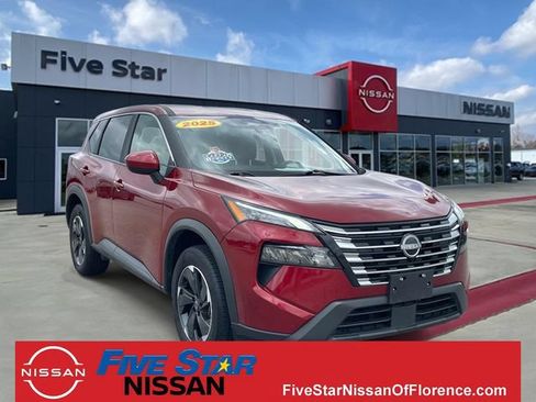 Used 2025 Nissan Rogue SV AWD/4WD image 1