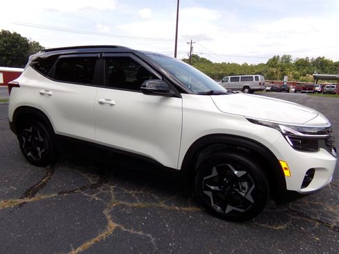 Used 2025 Kia Seltos S AWD/4WD image 5