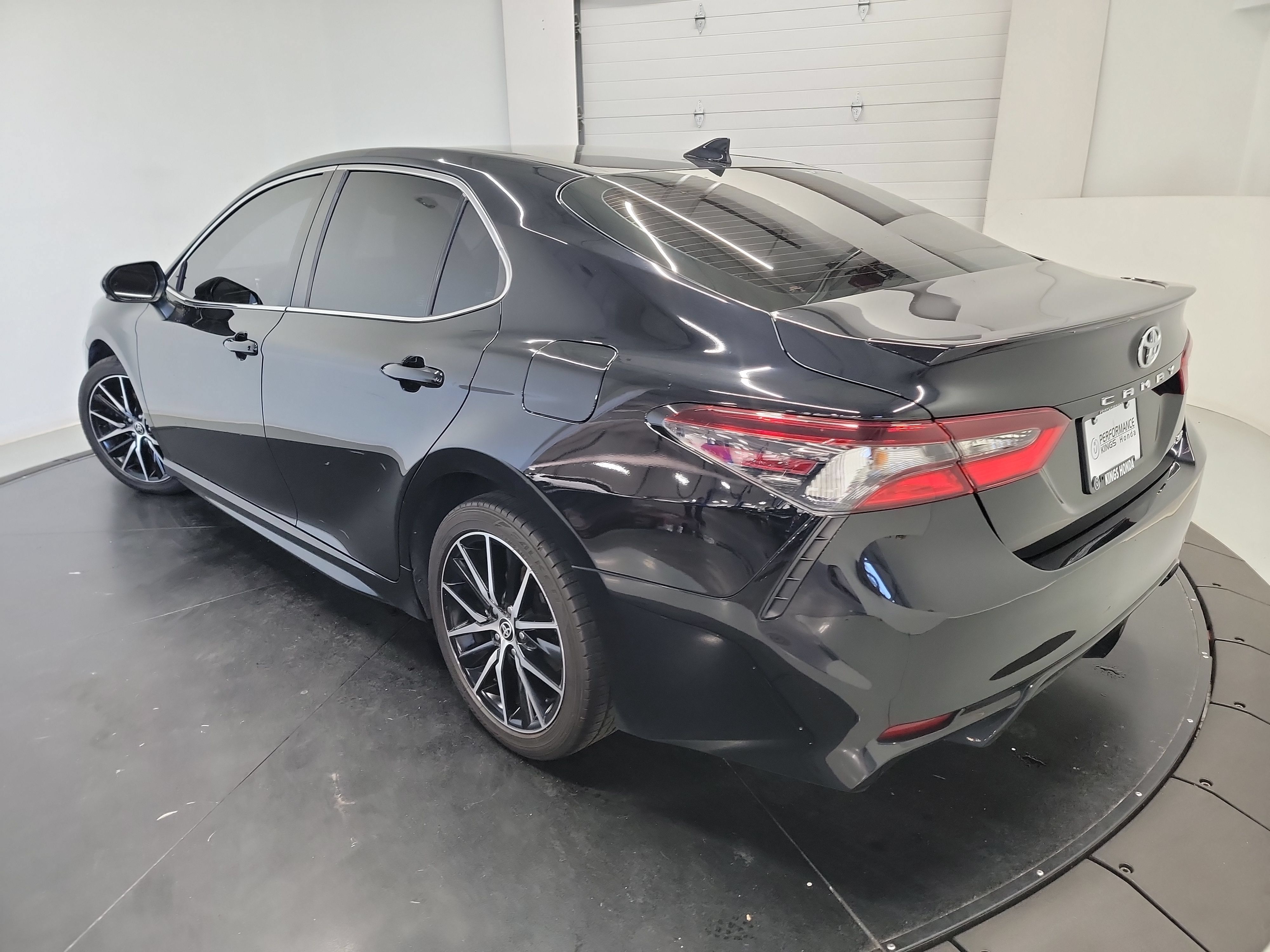 Used 2023 Toyota Camry SE w/ Convenience Package FWD image 6