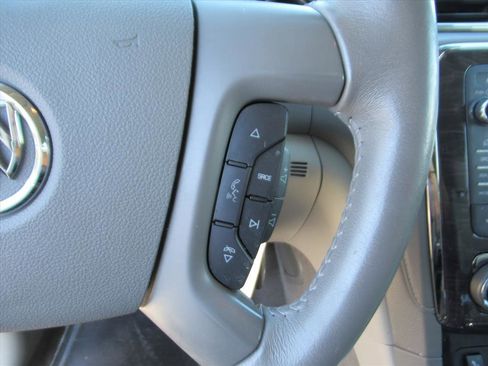 Used 2017 Buick Enclave Leather image 19